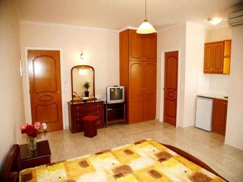 Dinos Hotel Tsilivi  Bagian luar foto